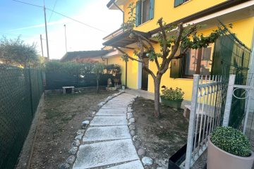 schiera-casette-2.jpeg